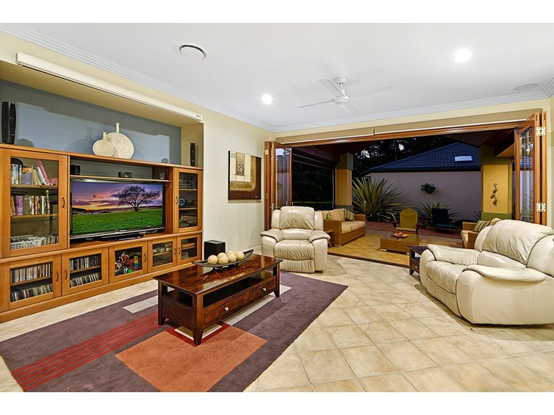 2 Pipers Point, Robina QLD 4226