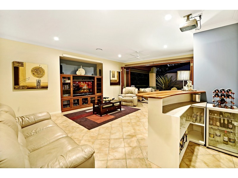 2 Pipers Point, Robina QLD 4226