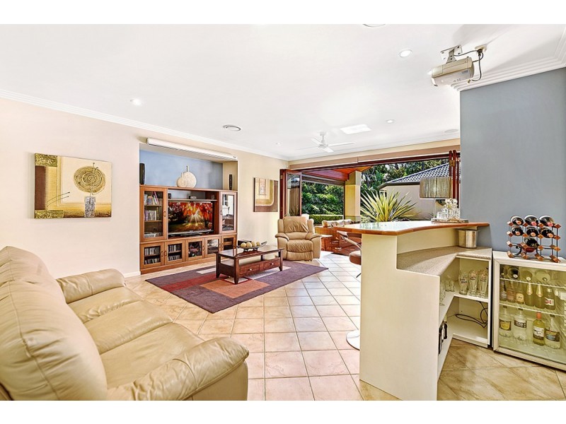 2 Pipers Point, Robina QLD 4226