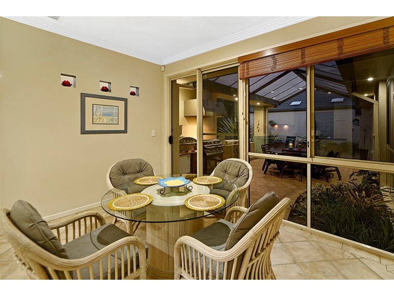 2 Pipers Point, Robina QLD 4226