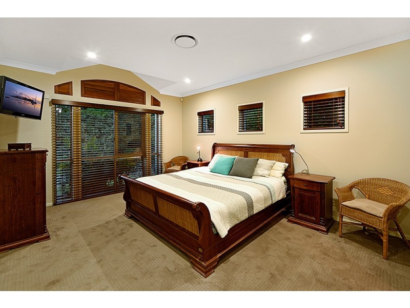 2 Pipers Point, Robina QLD 4226
