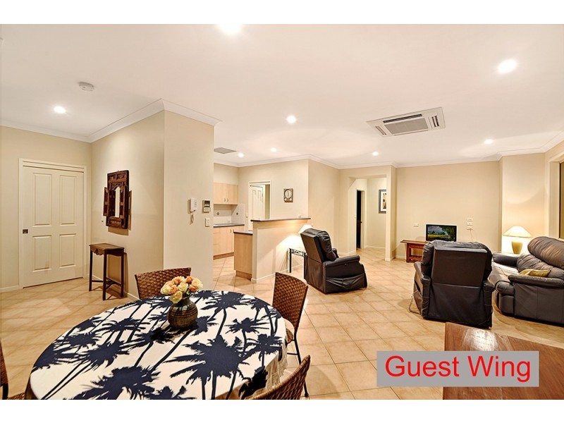 2 Pipers Point, Robina QLD 4226
