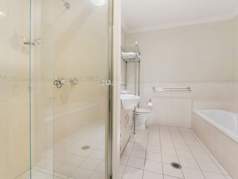 21/2 North Shore Avenue, Varsity Lakes QLD 4227