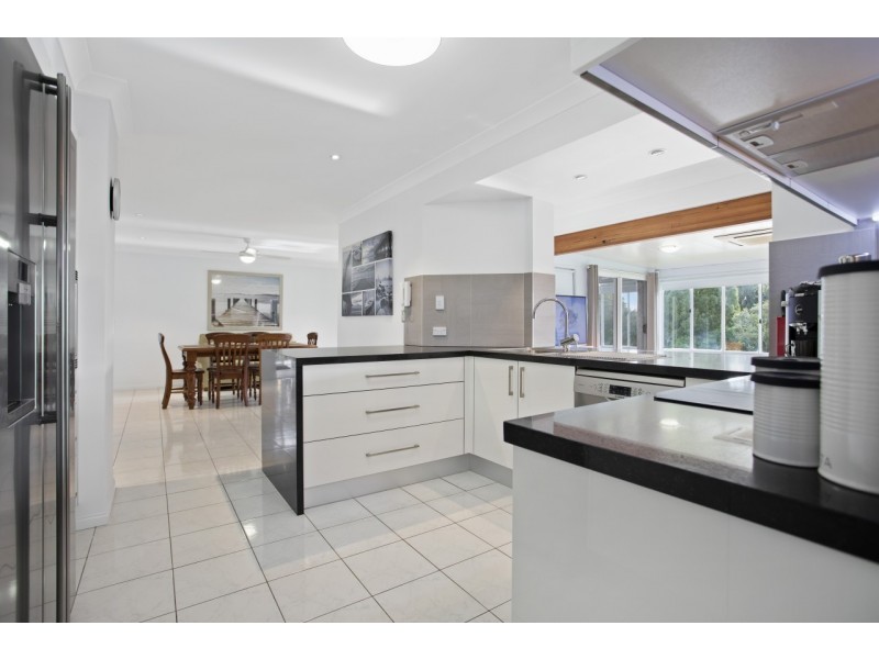 270 Nineteenth Avenue, Elanora QLD 4221