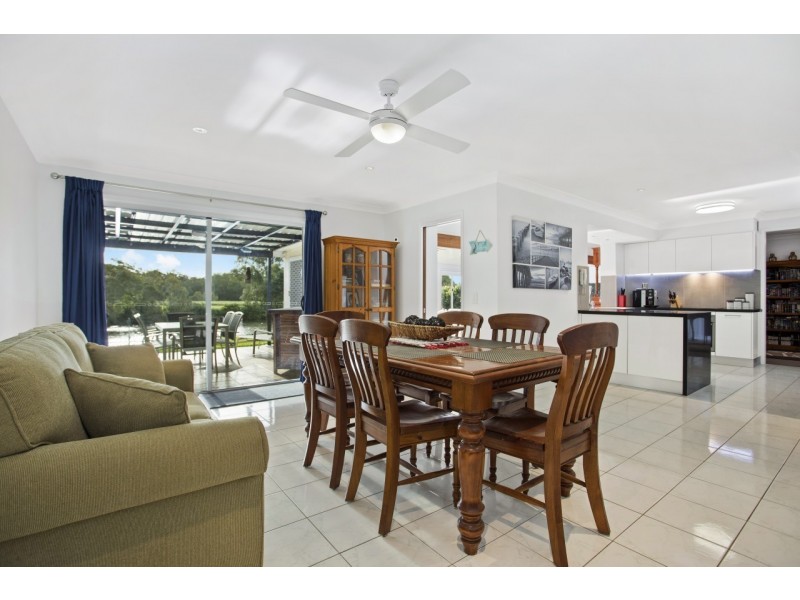 270 Nineteenth Avenue, Elanora QLD 4221
