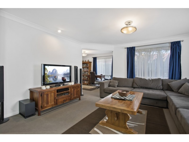 270 Nineteenth Avenue, Elanora QLD 4221