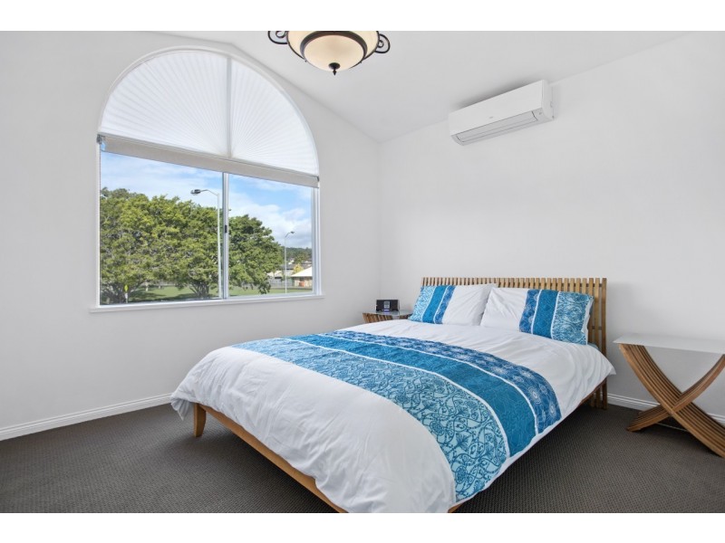 270 Nineteenth Avenue, Elanora QLD 4221