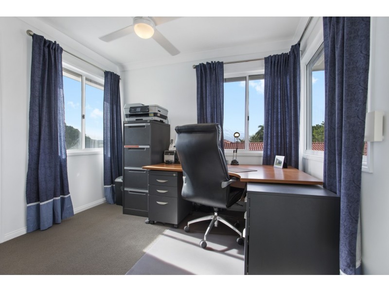 270 Nineteenth Avenue, Elanora QLD 4221