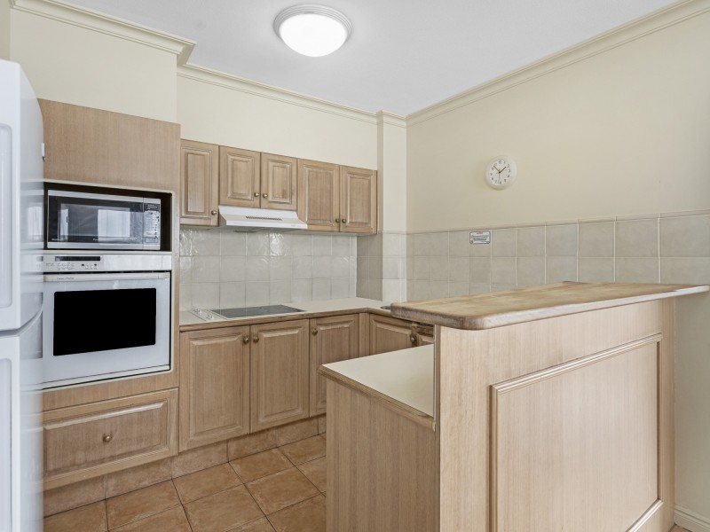 28/122-130 Old Burleigh Road, Broadbeach QLD 4218