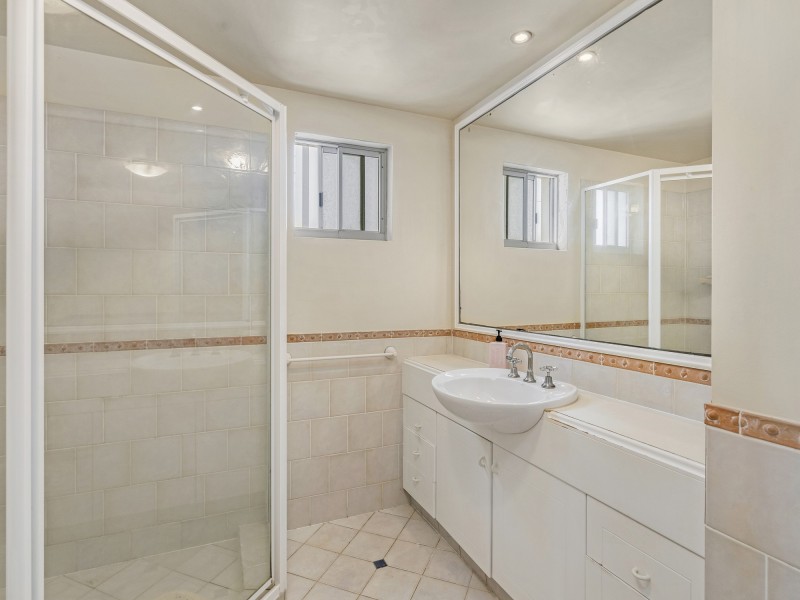 28/122-130 Old Burleigh Road, Broadbeach QLD 4218