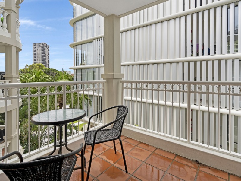 28/122-130 Old Burleigh Road, Broadbeach QLD 4218