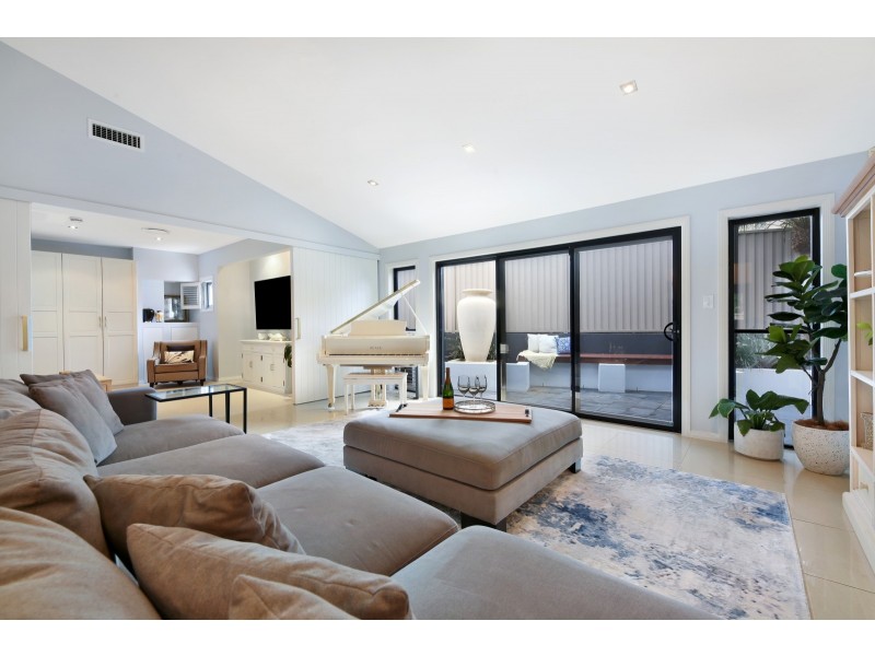 28 Sunningdale Circuit, Robina QLD 4226