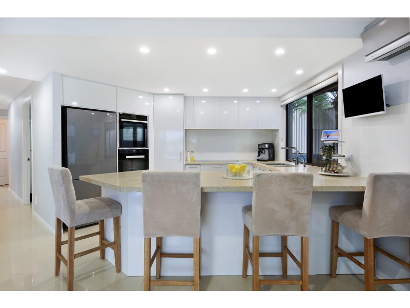 28 Sunningdale Circuit, Robina QLD 4226
