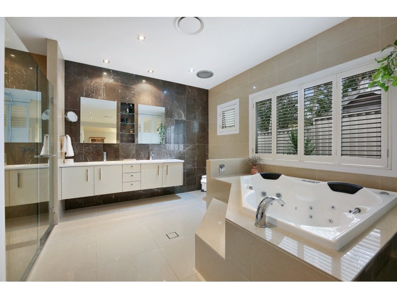 28 Sunningdale Circuit, Robina QLD 4226