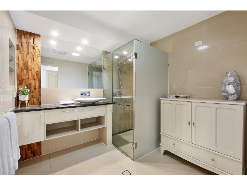 28 Sunningdale Circuit, Robina QLD 4226