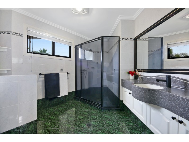28 Sunningdale Circuit, Robina QLD 4226