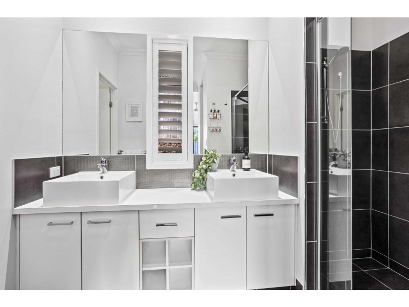 8 Drovers Avenue, Gilston QLD 4211