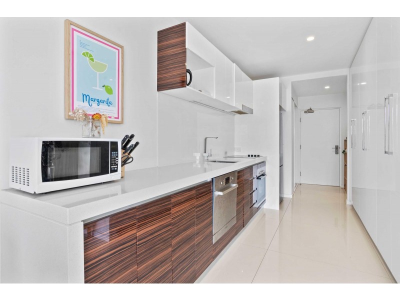 304/46-48 Peerless Avenue, Mermaid Beach QLD 4218