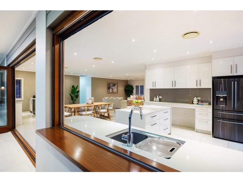 10 Carl Lentz Court, Worongary QLD 4213