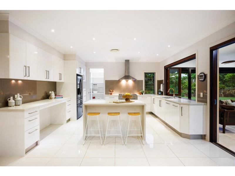 10 Carl Lentz Court, Worongary QLD 4213