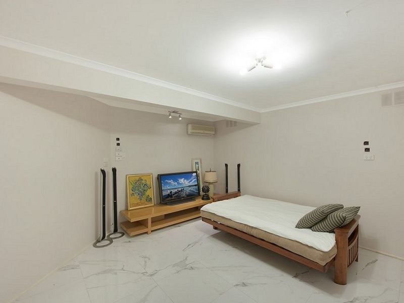 11 Millswyn Court, Carrara QLD 4211