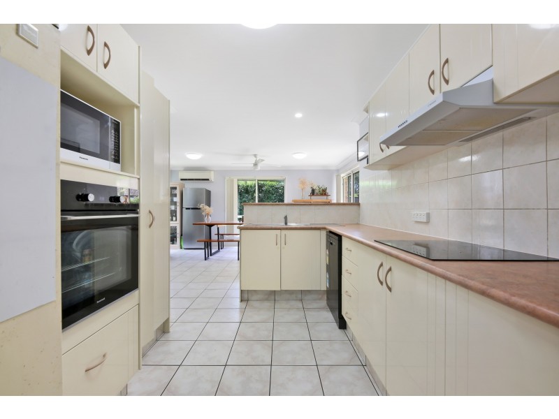 23 Hillsborough Close, Robina QLD 4226