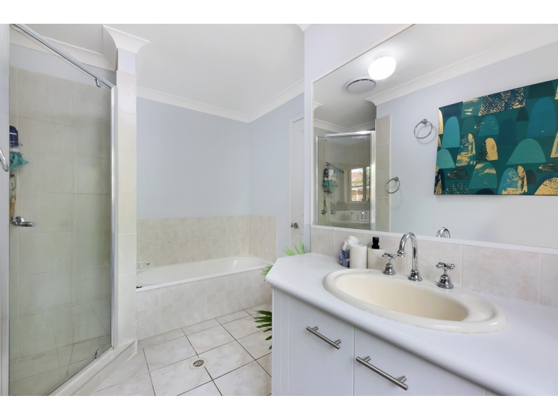 23 Hillsborough Close, Robina QLD 4226