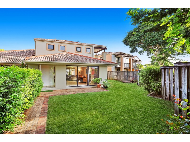 15/302 Christine Avenue, Varsity Lakes QLD 4227