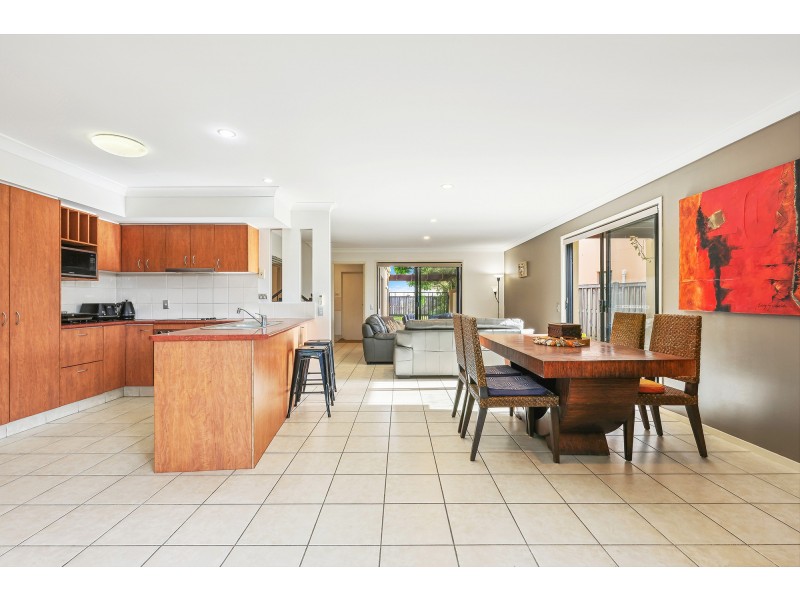 15/302 Christine Avenue, Varsity Lakes QLD 4227