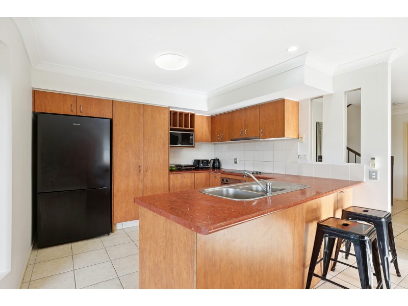 15/302 Christine Avenue, Varsity Lakes QLD 4227