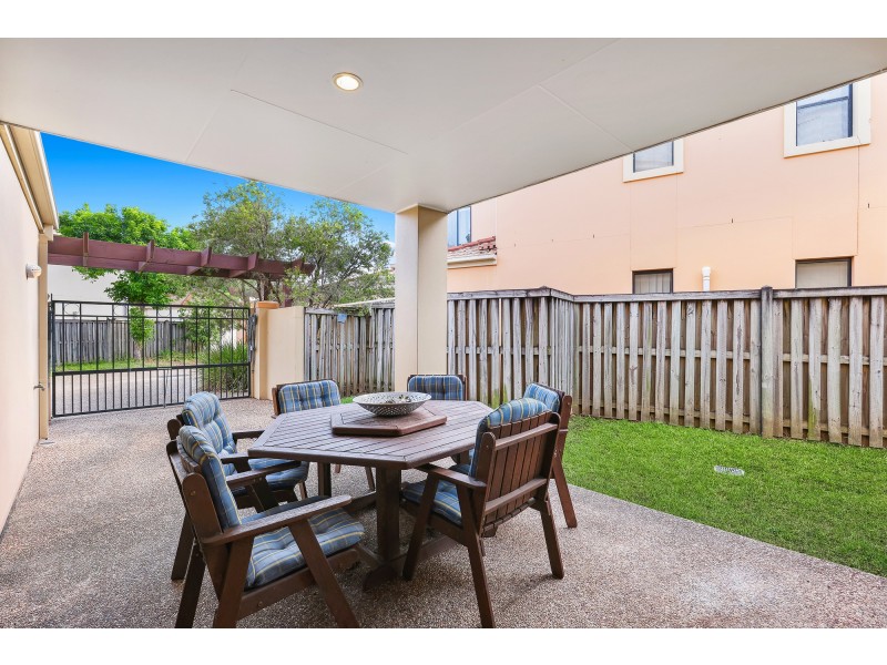 15/302 Christine Avenue, Varsity Lakes QLD 4227