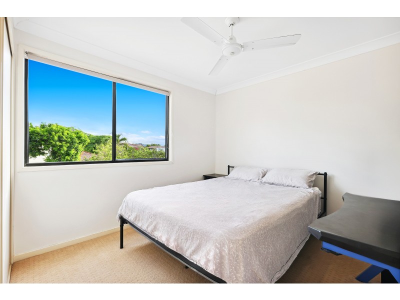 15/302 Christine Avenue, Varsity Lakes QLD 4227