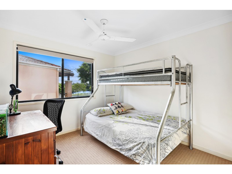 15/302 Christine Avenue, Varsity Lakes QLD 4227