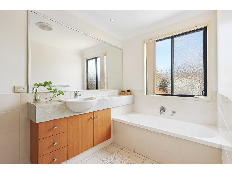 15/302 Christine Avenue, Varsity Lakes QLD 4227