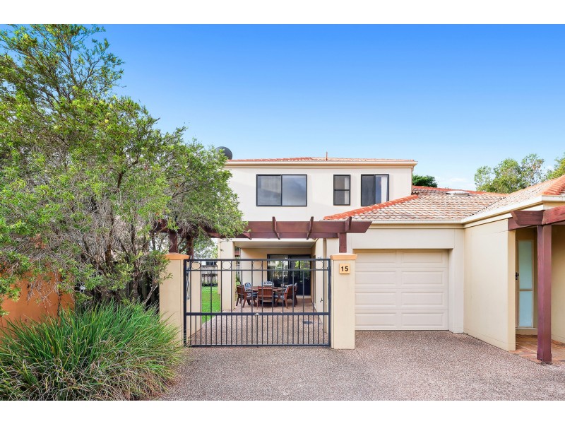 15/302 Christine Avenue, Varsity Lakes QLD 4227