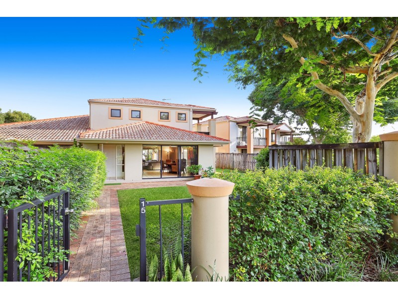 15/302 Christine Avenue, Varsity Lakes QLD 4227