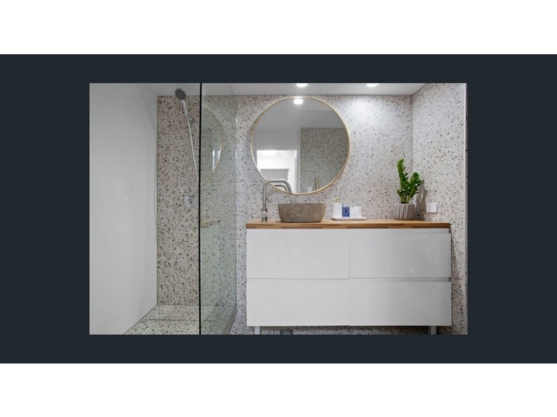 6/30 Holland Court, Broadbeach Waters QLD 4218