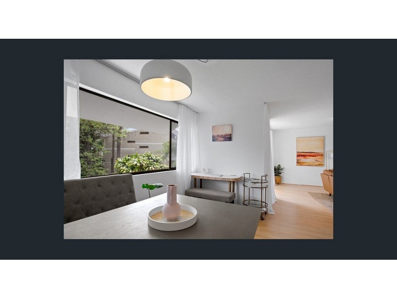 6/30 Holland Court, Broadbeach Waters QLD 4218