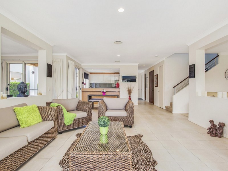 194 Easthill Drive, Robina QLD 4226