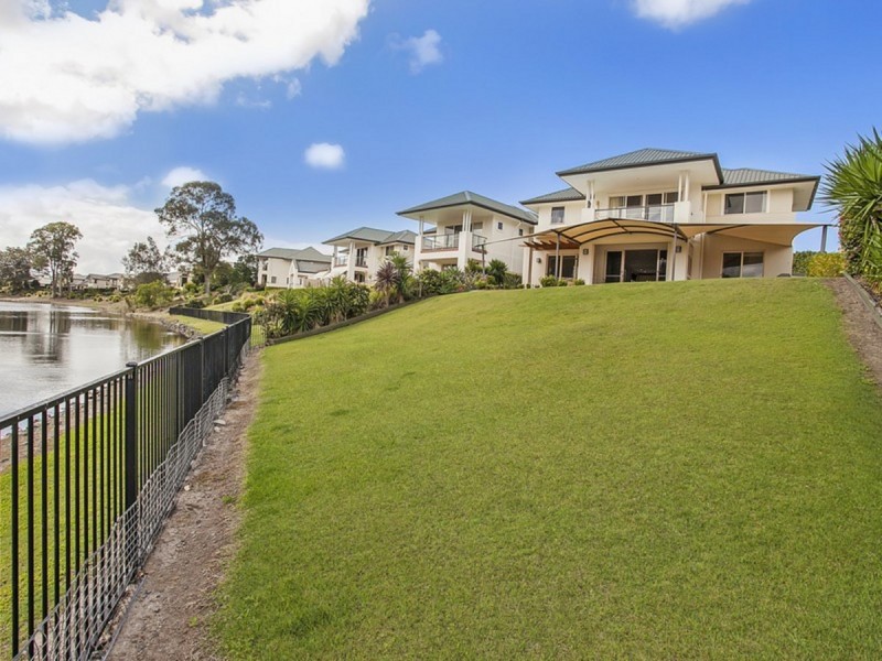 194 Easthill Drive, Robina QLD 4226