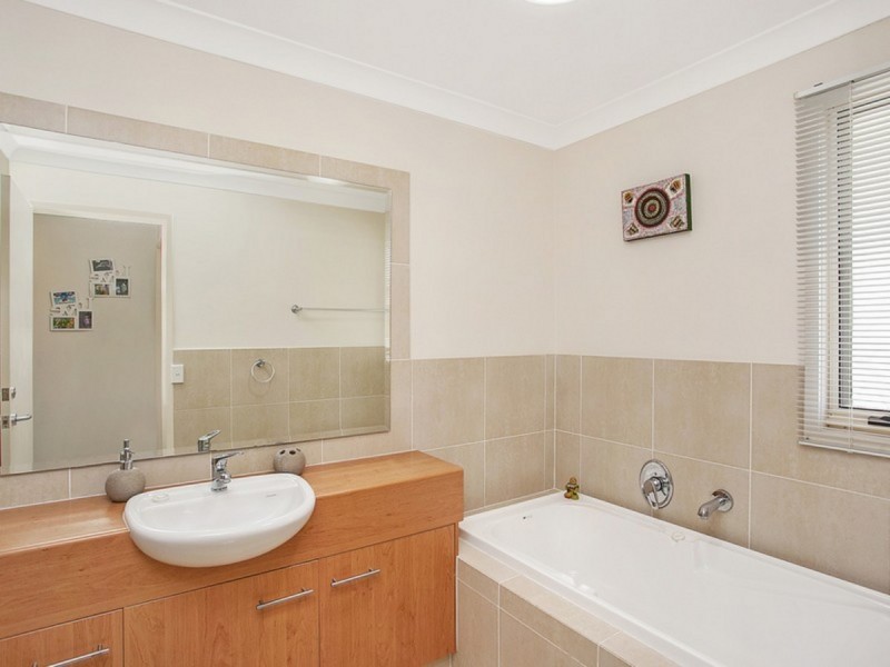 194 Easthill Drive, Robina QLD 4226