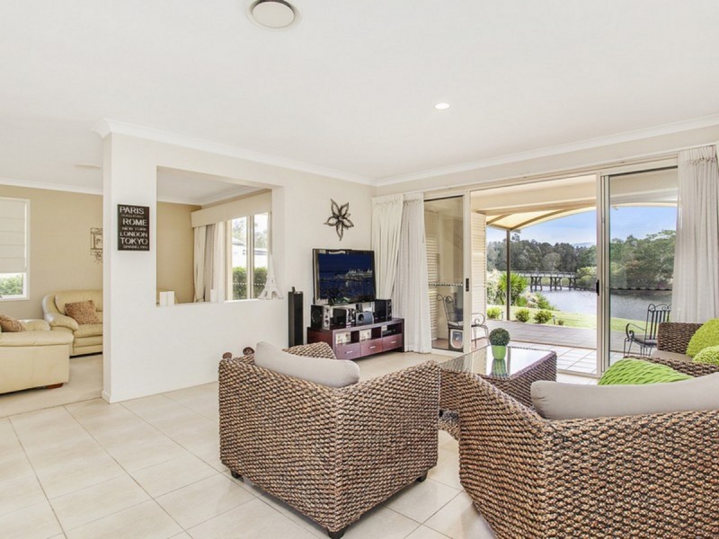 194 Easthill Drive, Robina QLD 4226