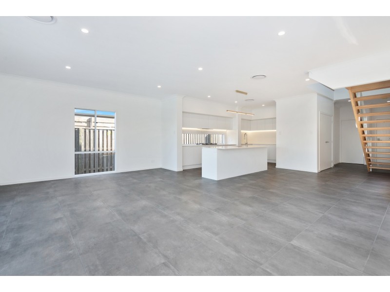 4 Park Cove Boulevard, Hope Island QLD 4212