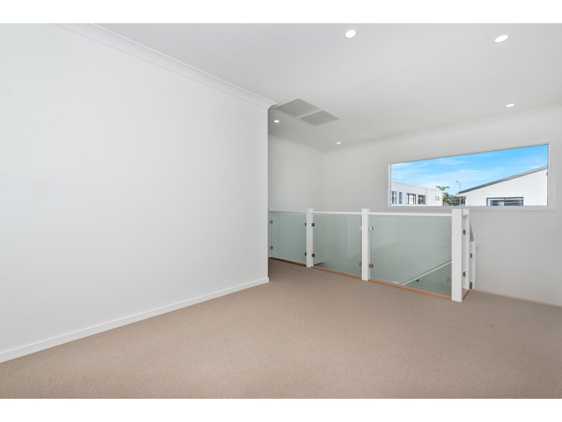 4 Park Cove Boulevard, Hope Island QLD 4212