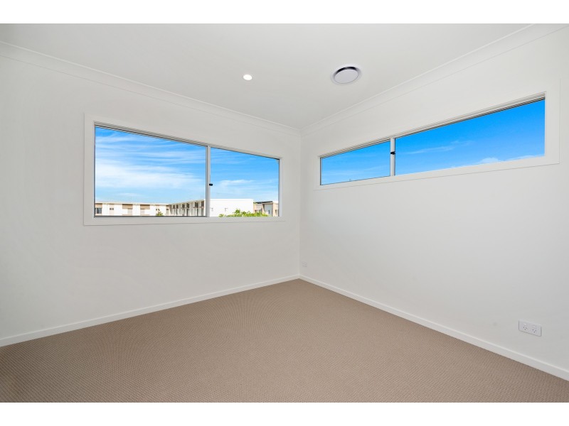 4 Park Cove Boulevard, Hope Island QLD 4212
