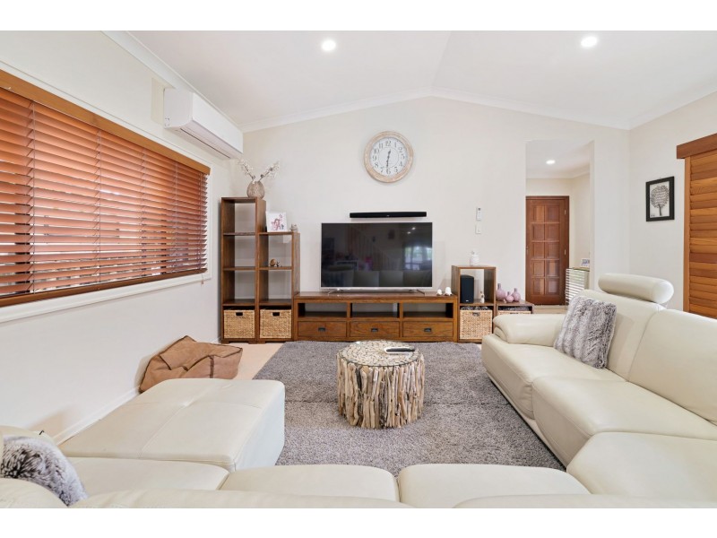 540 Oyster Cove Promenade, Helensvale QLD 4212