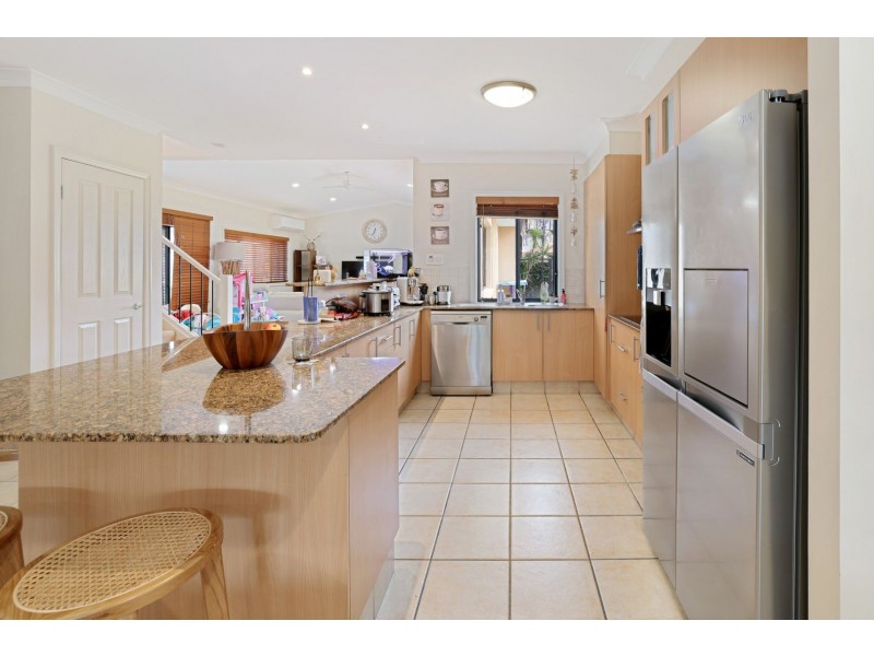 540 Oyster Cove Promenade, Helensvale QLD 4212