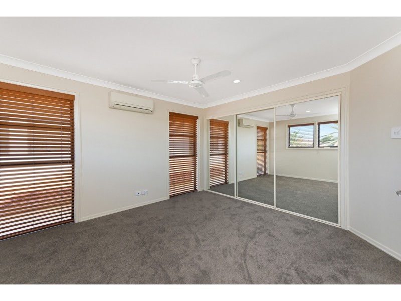540 Oyster Cove Promenade, Helensvale QLD 4212