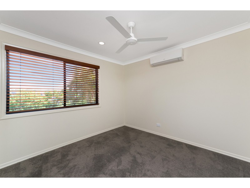 540 Oyster Cove Promenade, Helensvale QLD 4212