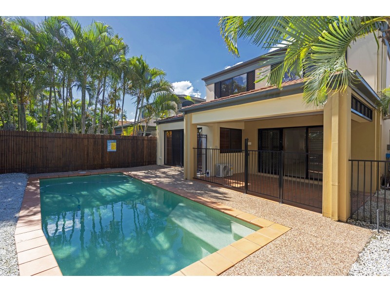540 Oyster Cove Promenade, Helensvale QLD 4212